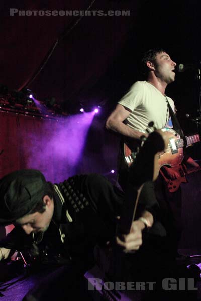 BLACK LIPS - 2009-05-28 - PARIS - Cabaret Sauvage - Cole Alexander - Jared Swilley